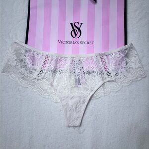 ✨ Victoria’s Secret Lace Thong – Cream ✨